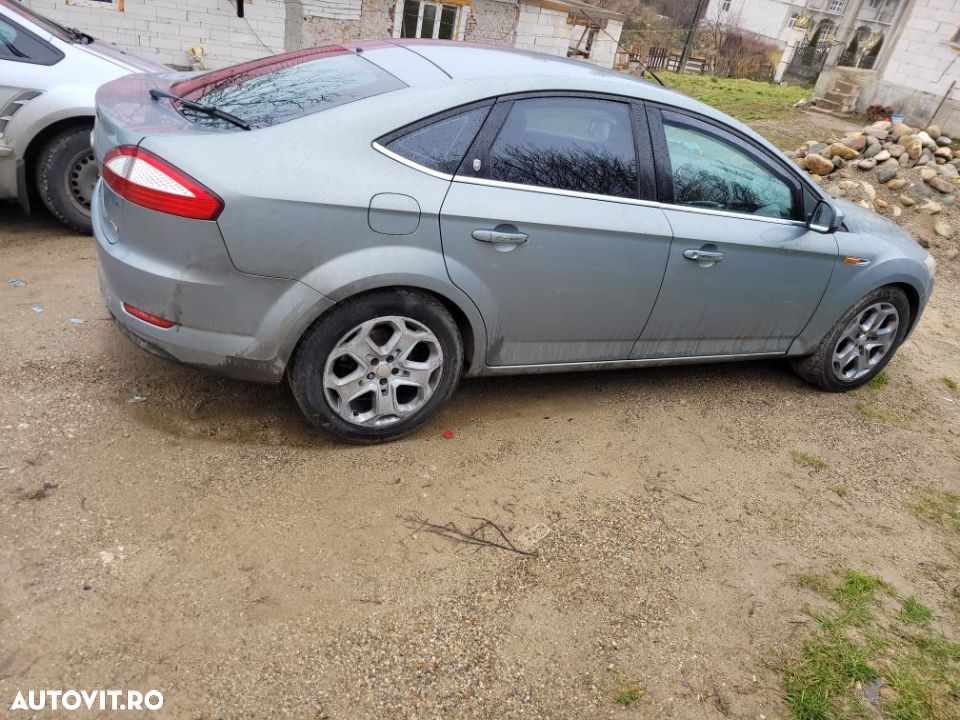 dezmembrez ford mondeo ghia - 5