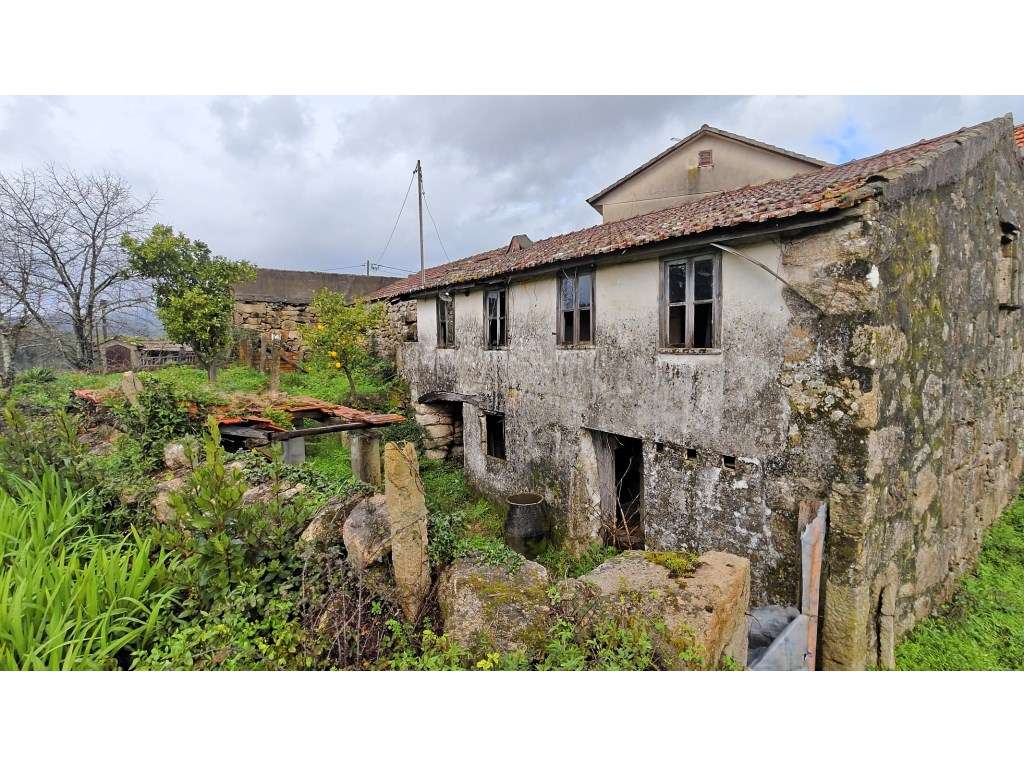 Moradia em pedra para venda, na freguesia de Barbeita, em Monção - Grande imagem: 2/10