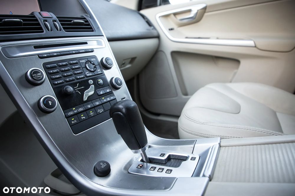 Volvo XC 60 D5 AWD Summum - 27