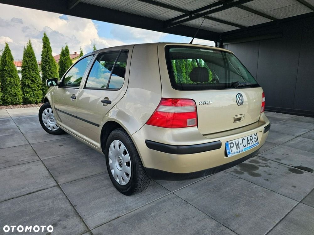 Volkswagen Golf - 4