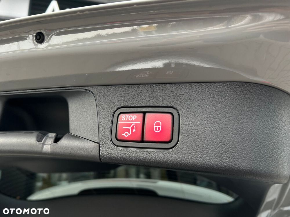 Mercedes-Benz GLB - 25