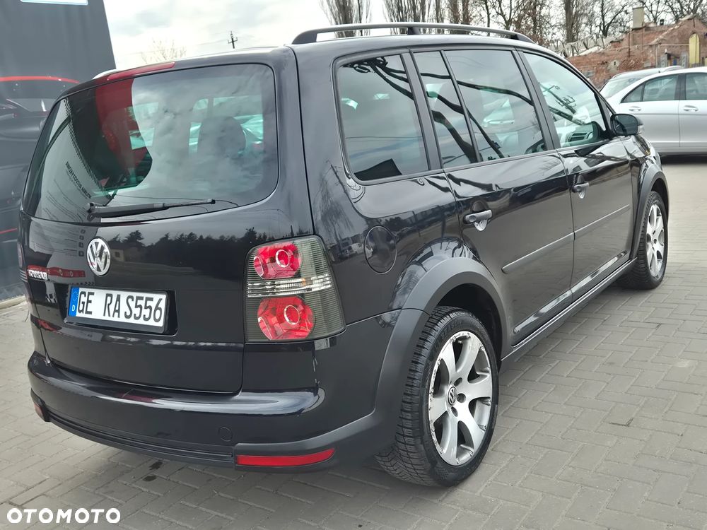 Volkswagen Touran 1.4 TSI Cross - 11