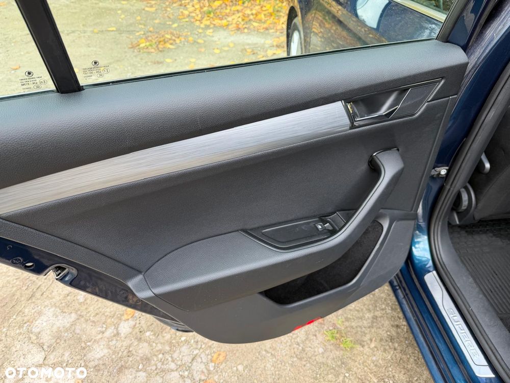 Skoda Superb 2.0 TDI SCR Ambition DSG - 10