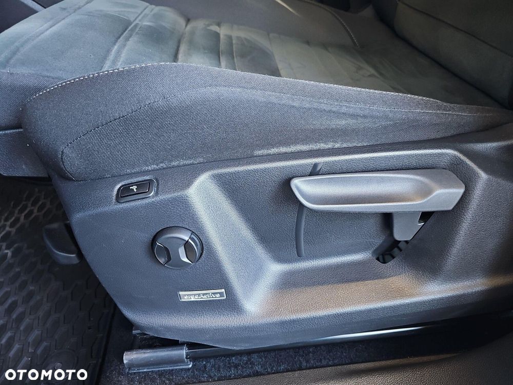 Volkswagen Touran - 23