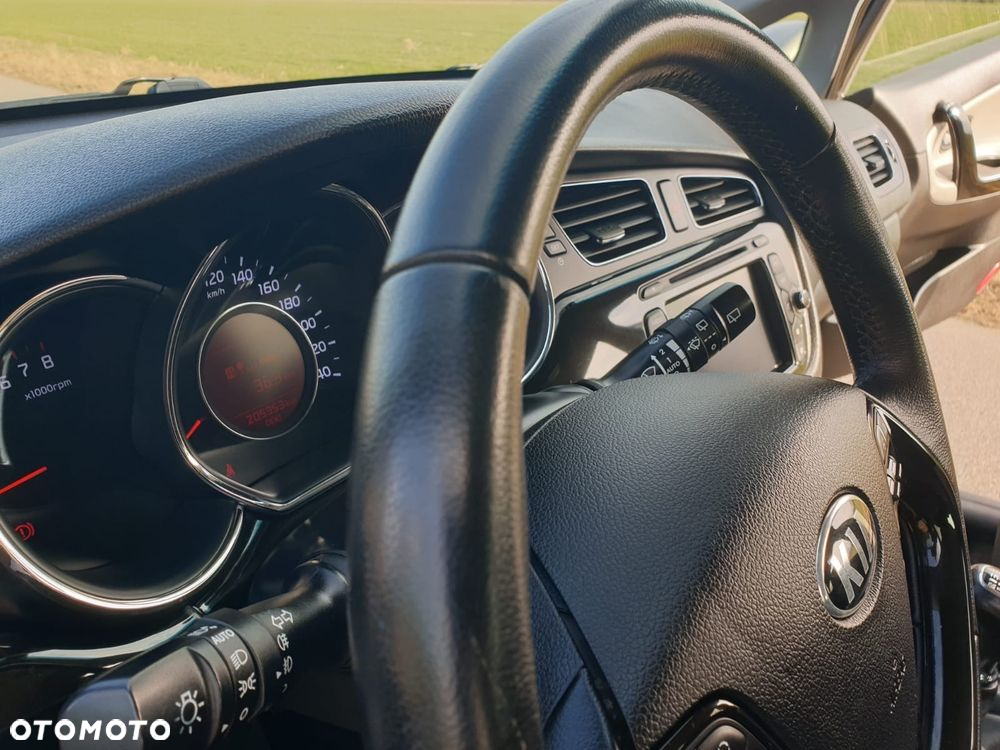 Kia Ceed Cee'd 1.6 GDI Business Line - 24