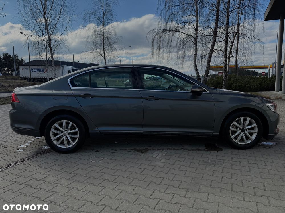 Volkswagen Passat - 8