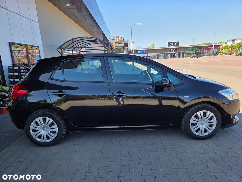 Toyota Auris 1.33 VVT-i Premium + - 5