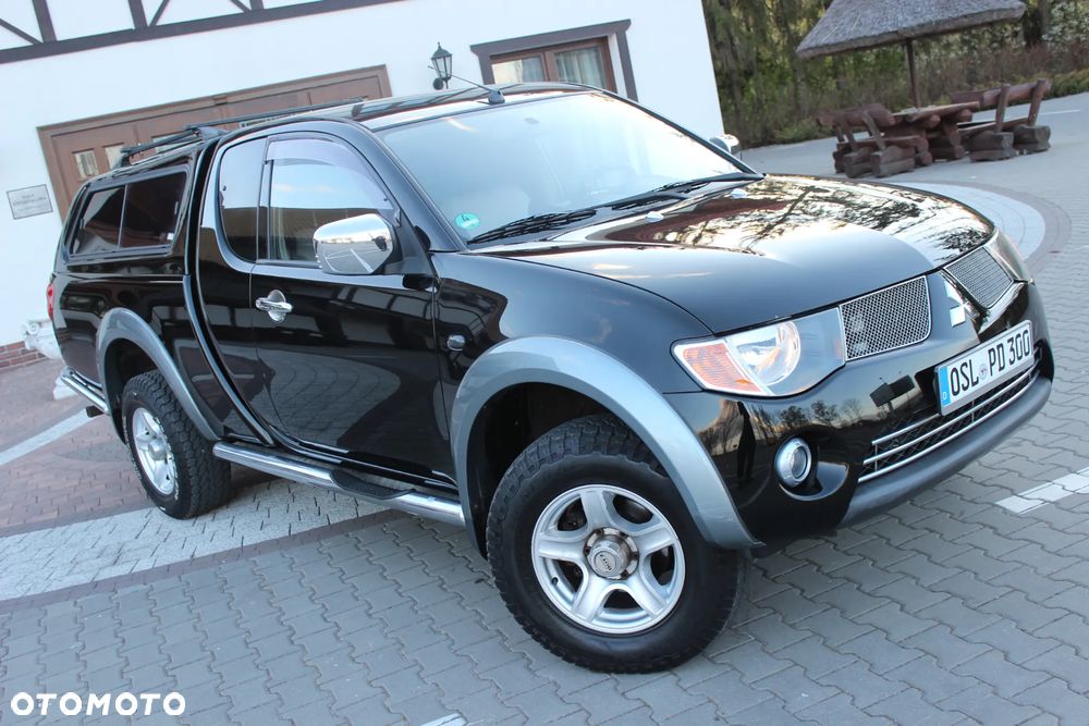 Mitsubishi L200 Pick Up 4x4 Intense Club Cab - 26