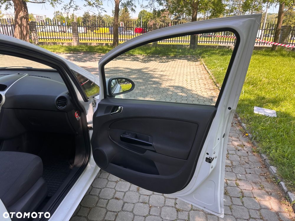 Opel Corsa - 18