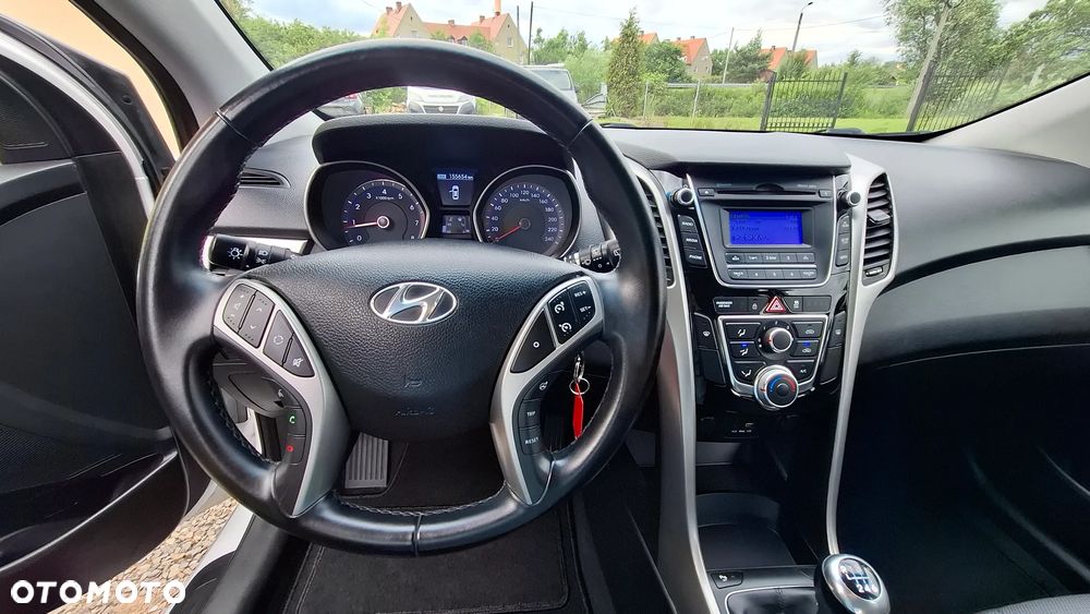 Hyundai i30 blue 1.4 YES Silver - 38