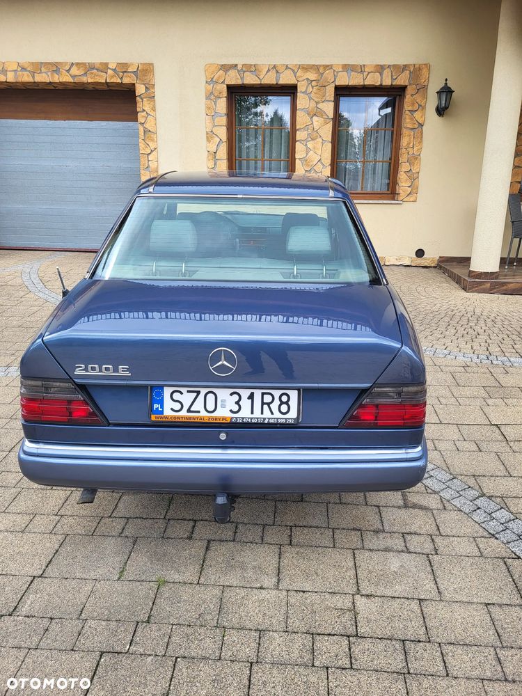 Mercedes-Benz Klasa E 200 T - 5
