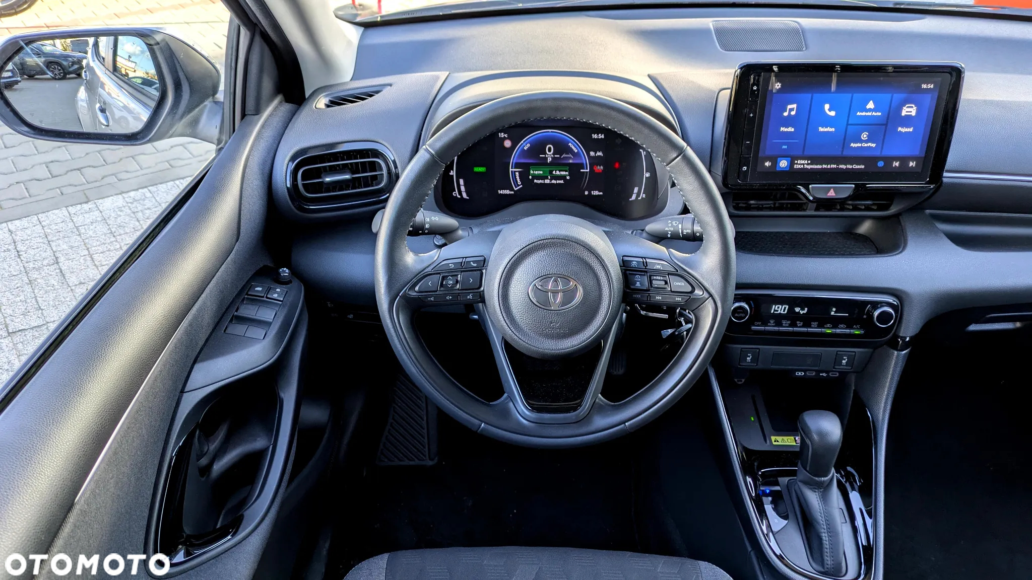 Toyota Yaris Hybrid 1.5 Style - 10