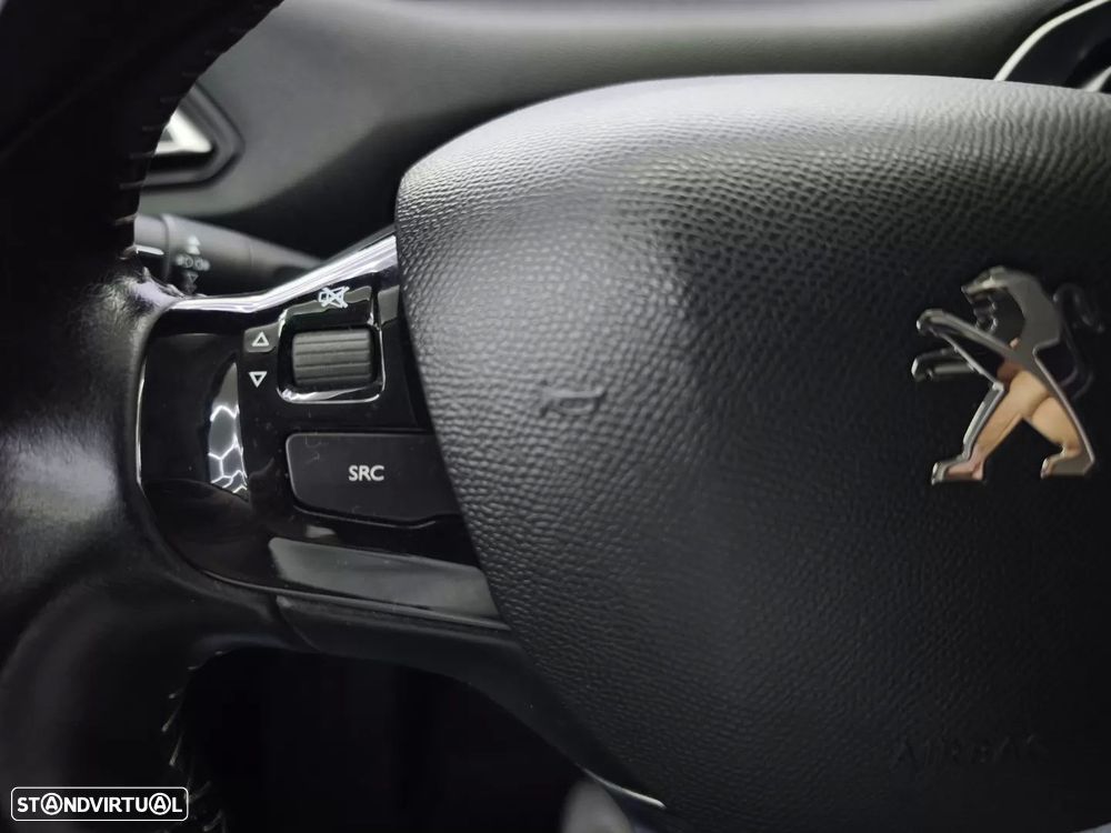 Peugeot 308 1.6 BlueHDi Allure J17 EAT6 — fotografia 24