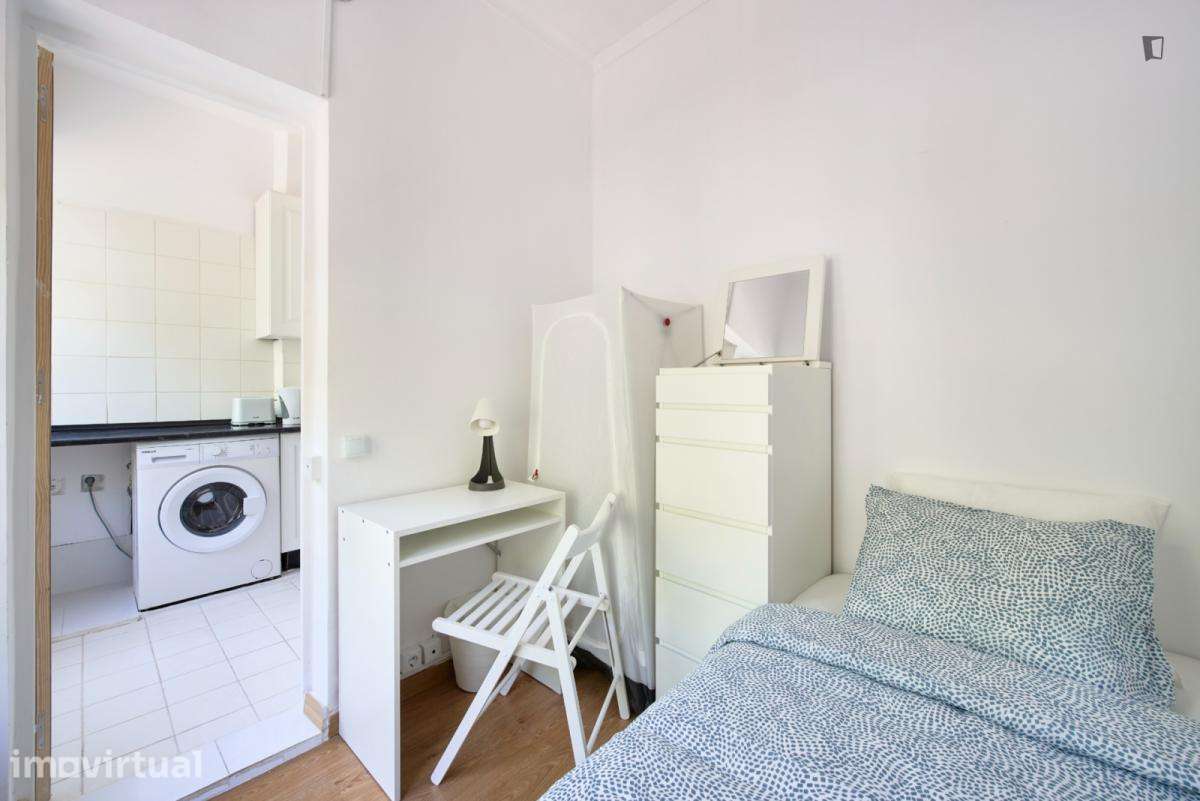 Quarto - localizado em Benfica Lisbon - Grande imagem: 5/33