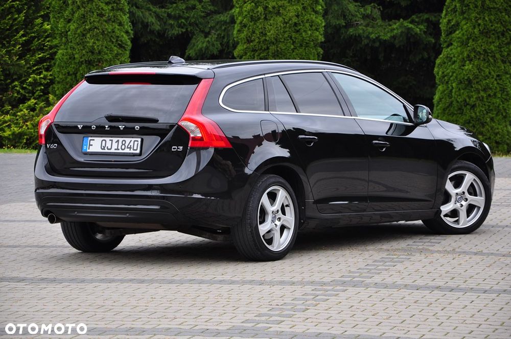 Volvo V60 D3 Geartronic Summum - 16