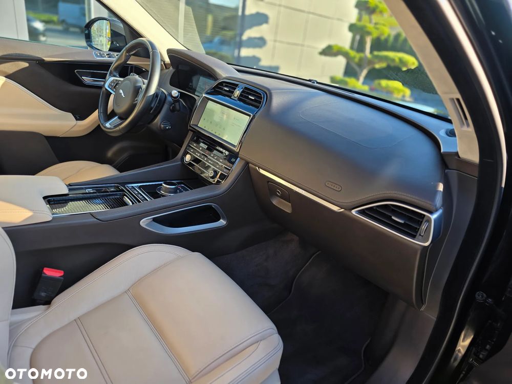 Jaguar F-Pace 2.0 i4D AWD Prestige - 21