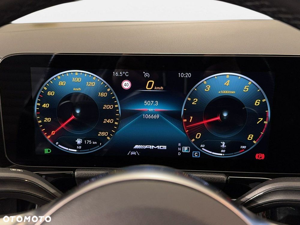 Mercedes-Benz GLA - 22