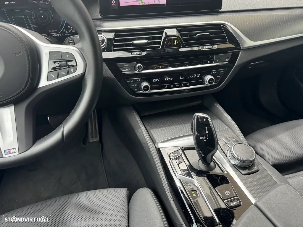 BMW 530 e Pack Desportivo M - 13