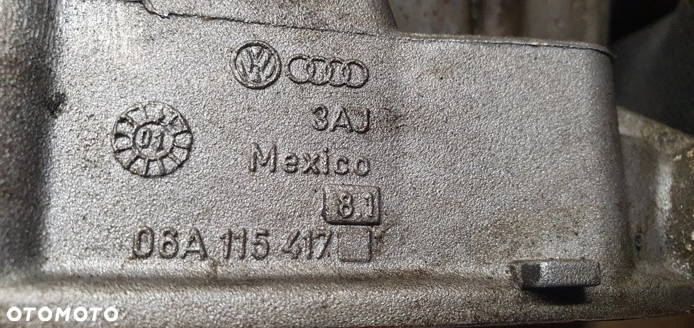Podstawa obudowa filtra oleju chłodniczka Audi A4 B6 1.6 06A115417 - 7