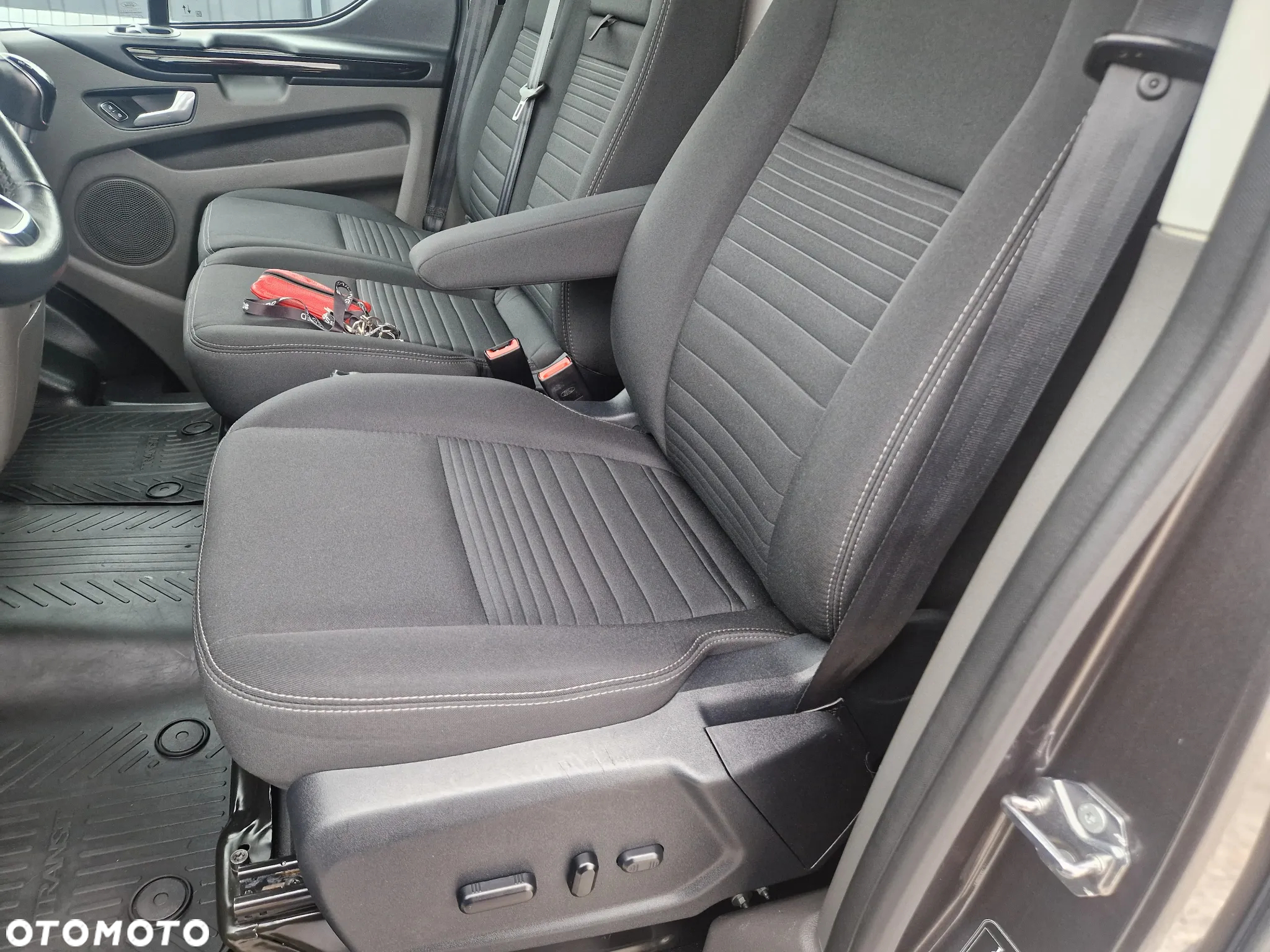 Ford TRANSIT CUSTOM - 6