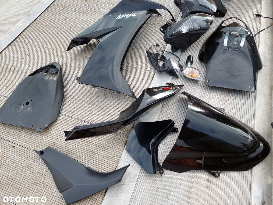 Kawasaki ZX 10R bok boczek owiewka lampa kierunkowaskaz ogon szyba 08-09 - 2