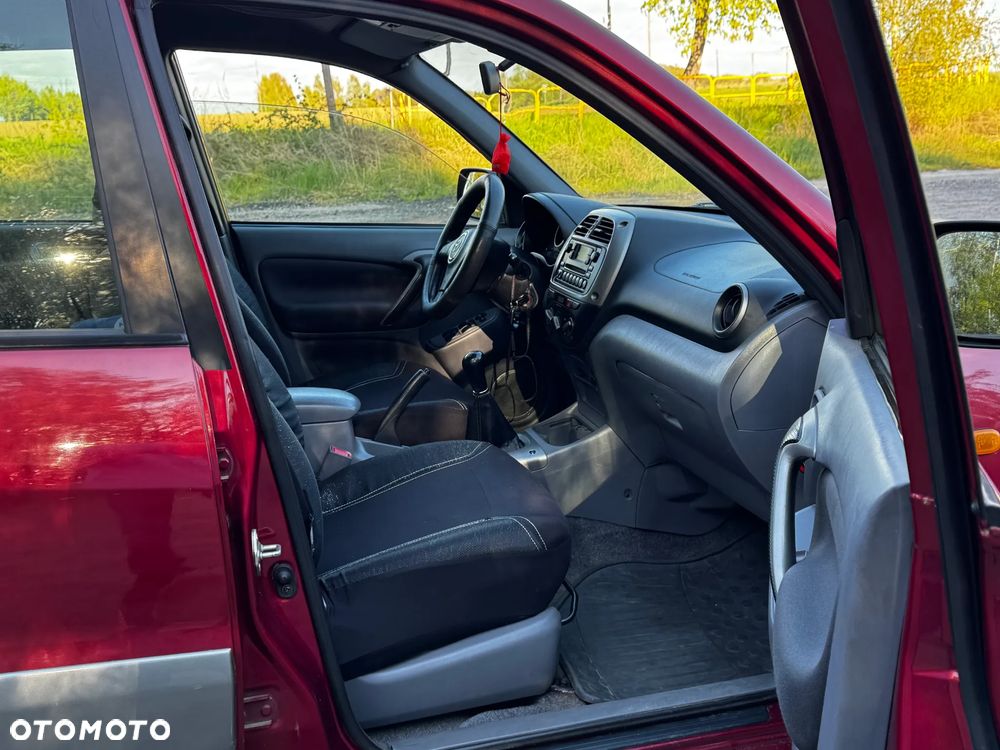Toyota RAV4 - 6