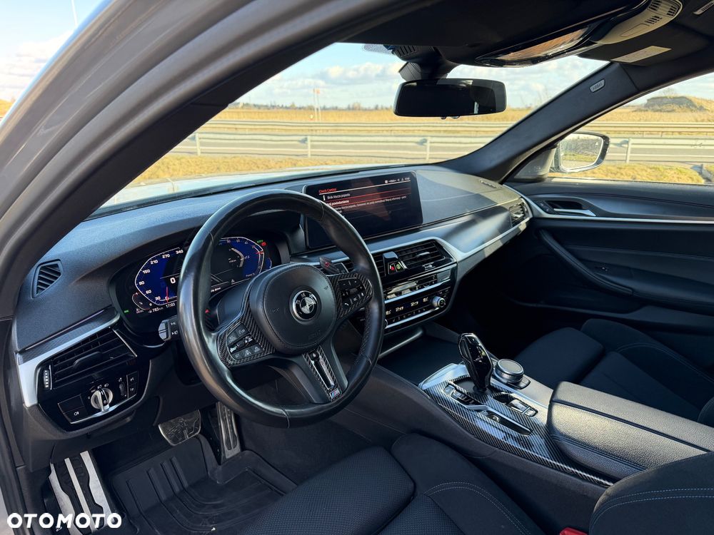 BMW Seria 5 520d xDrive - 23