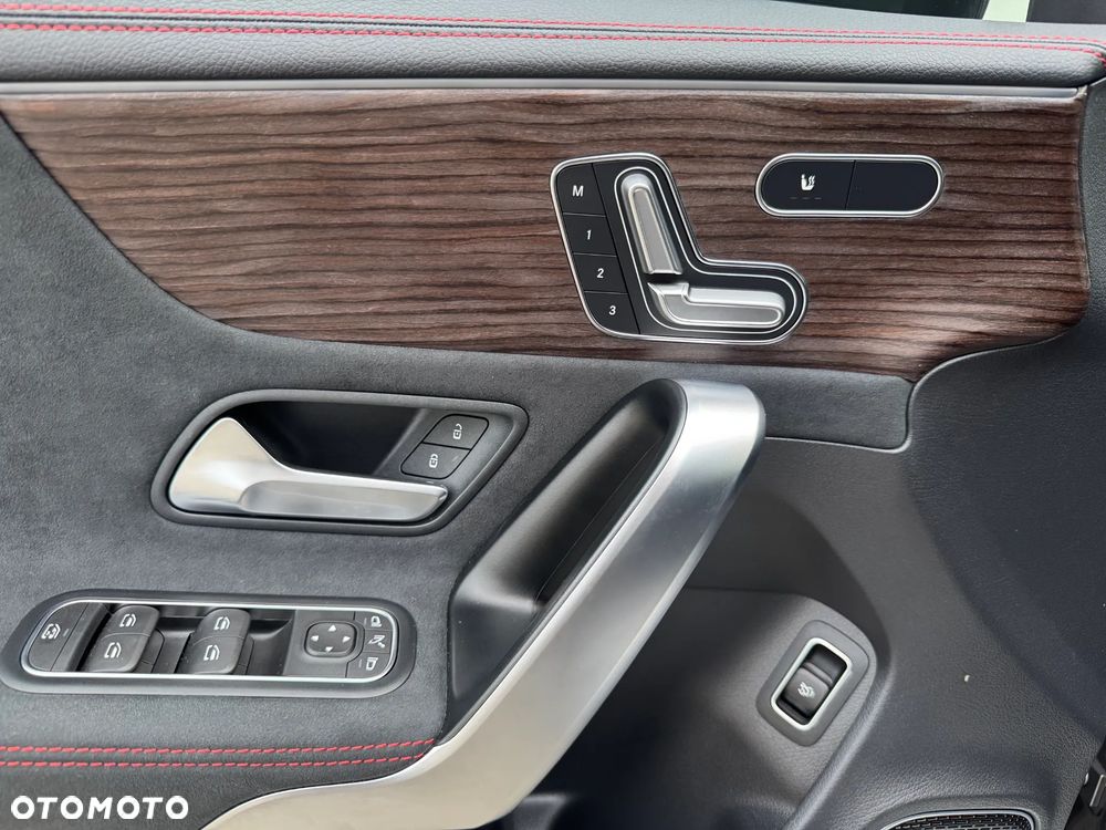 Mercedes-Benz CLA AMG 45 S 4-Matic+ 8G-DCT - 29