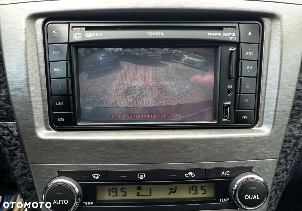 Toyota Avensis - 10