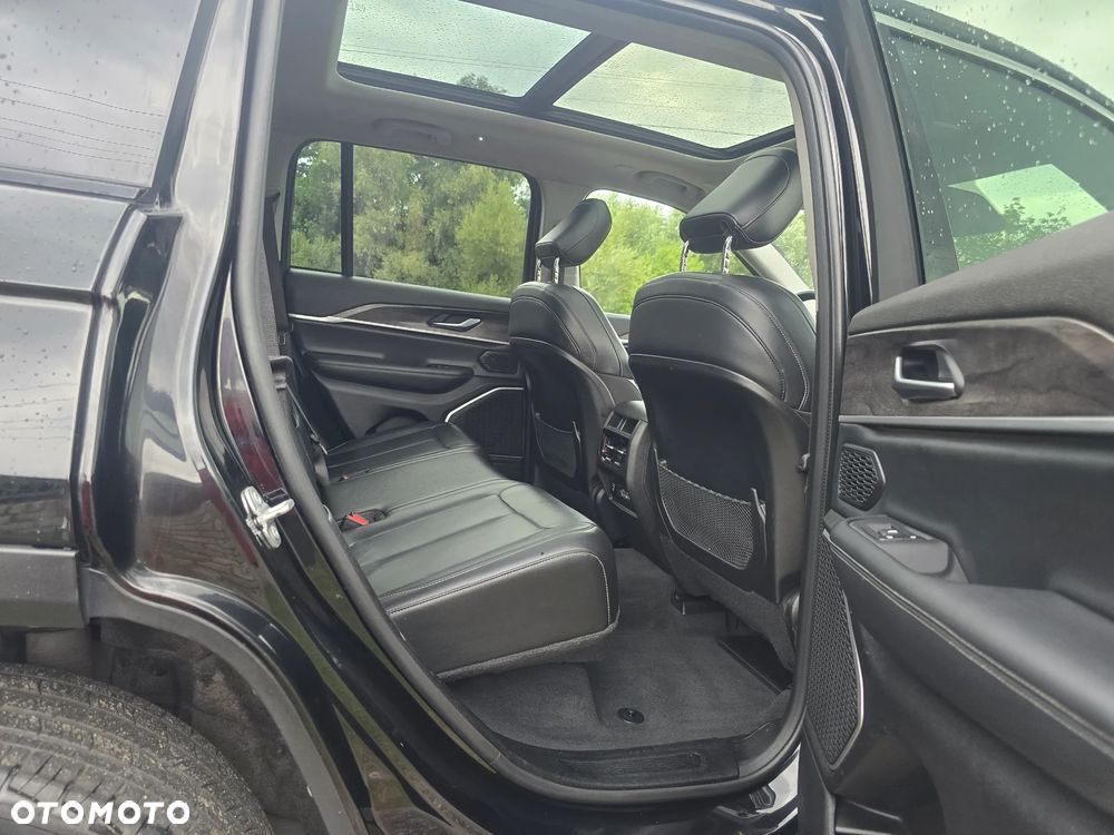 Jeep Grand Cherokee - 22