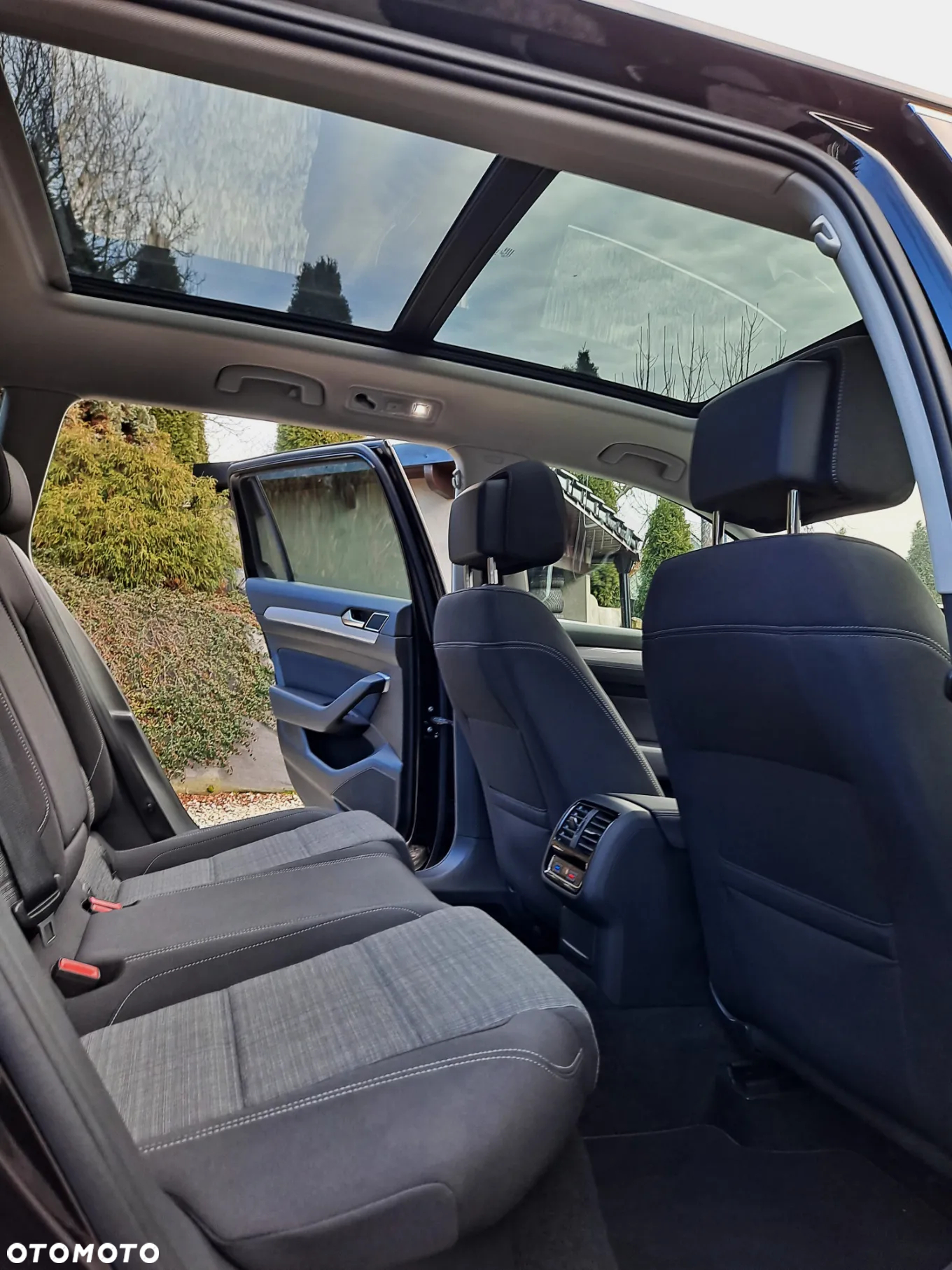 Volkswagen Passat Variant 2.0 TDI SCR DSG Business - 29