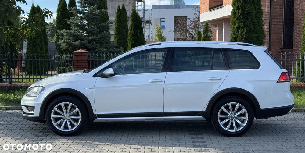 Volkswagen Golf - 8