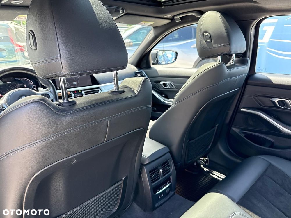 BMW Seria 3 330e M Sport sport - 15