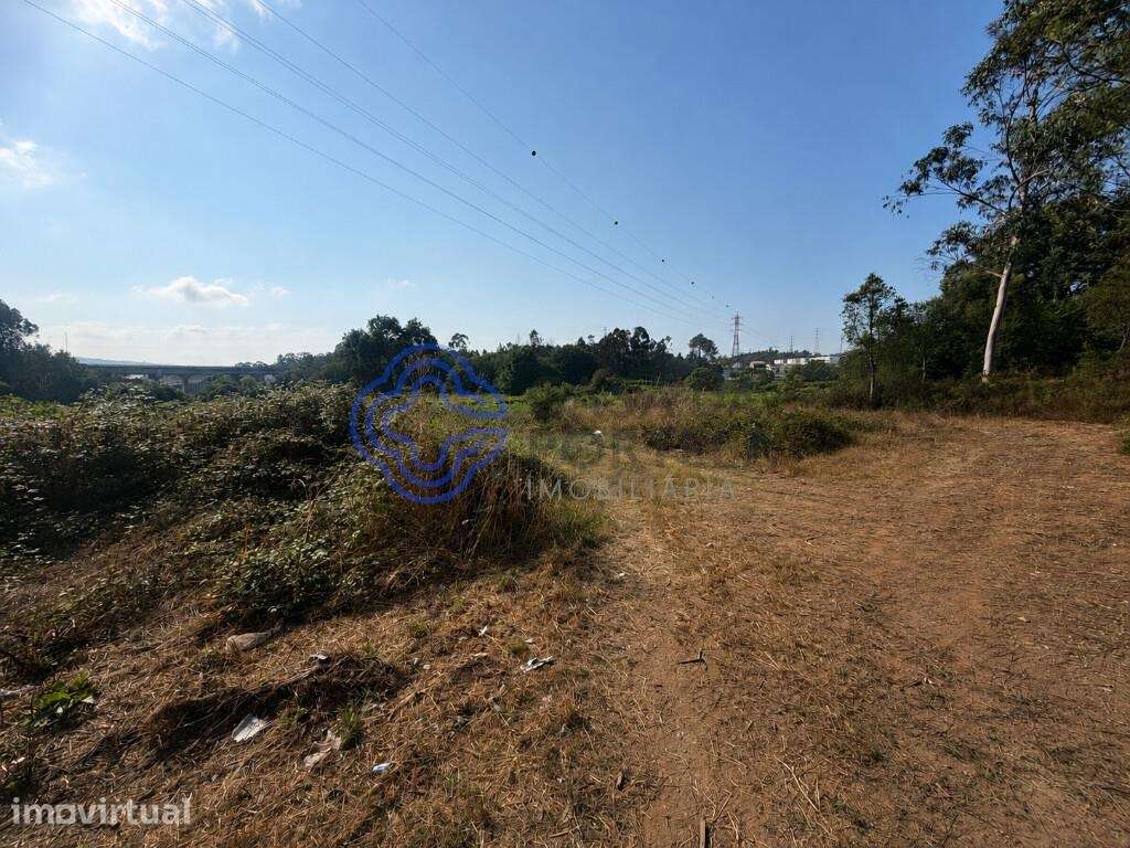 TERRENO COM 1100 M² | GANDRA – PAREDES - Grande imagem: 2/11