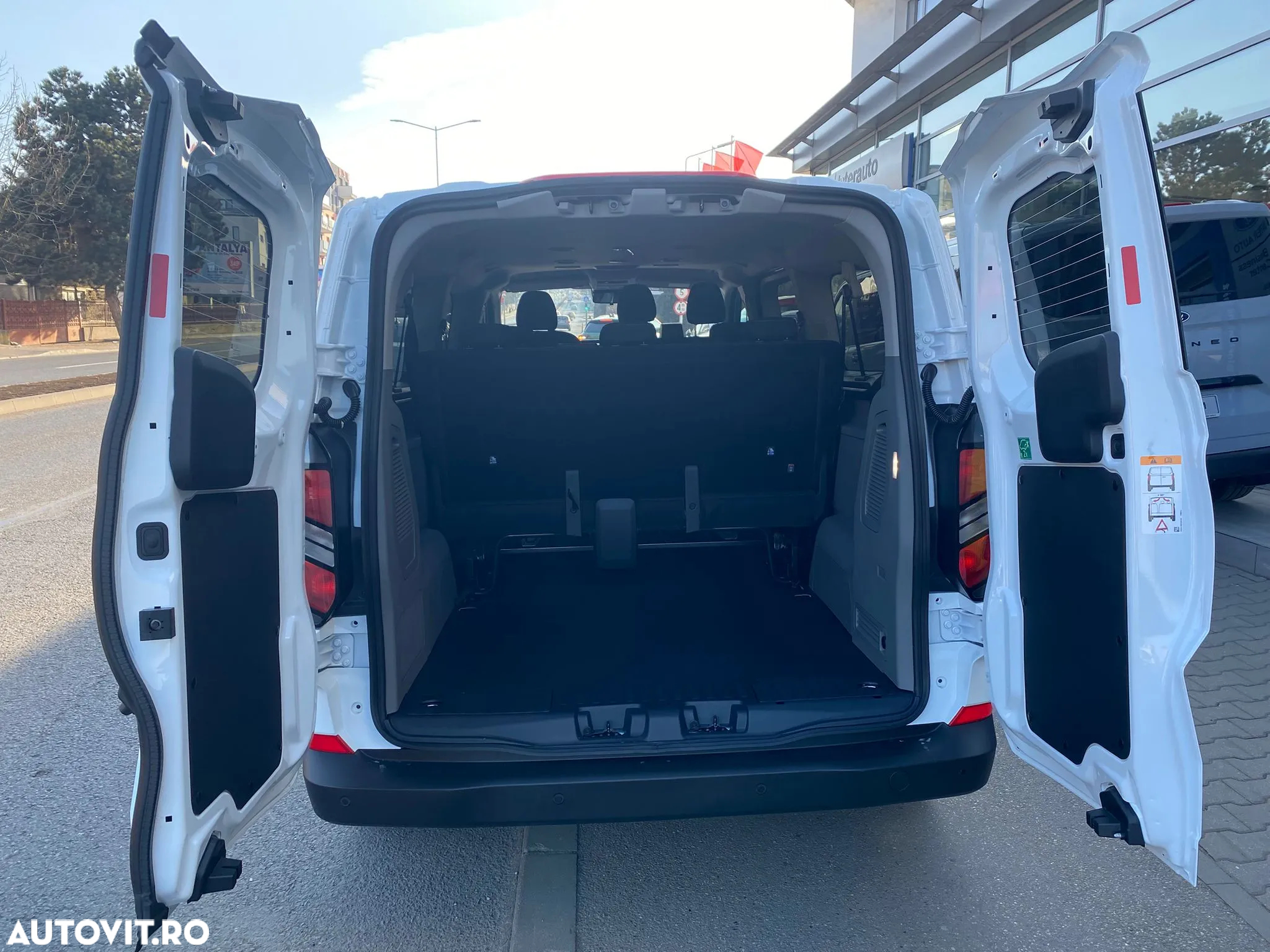 Ford Transit Custom - 11