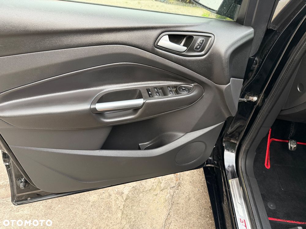 Ford Kuga 2.0 TDCi 2x4 ST-Line - 20