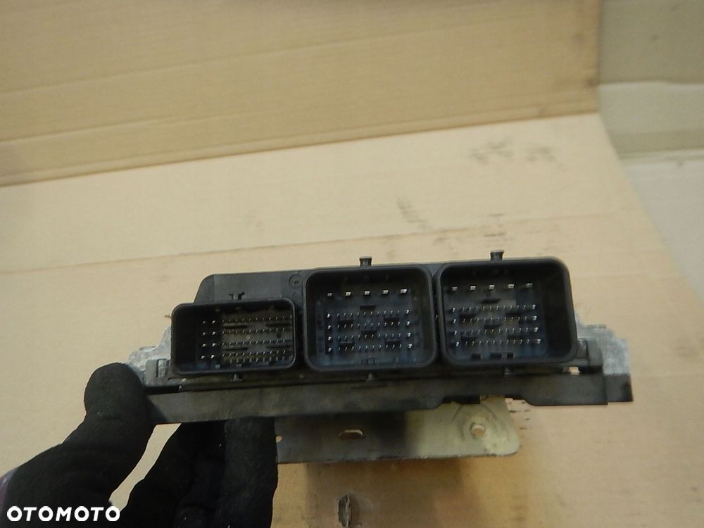 komputer sterownik silnika volvo s60 ii v60 i 1.6d2 31372489 - 3