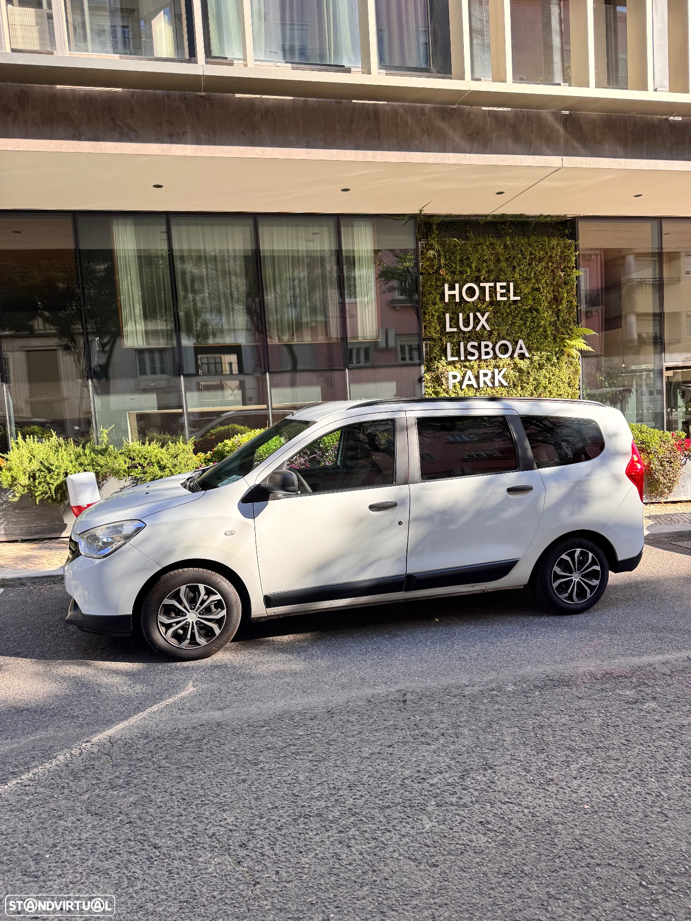 Dacia Lodgy 1.5 dCi Confort 7L - 6