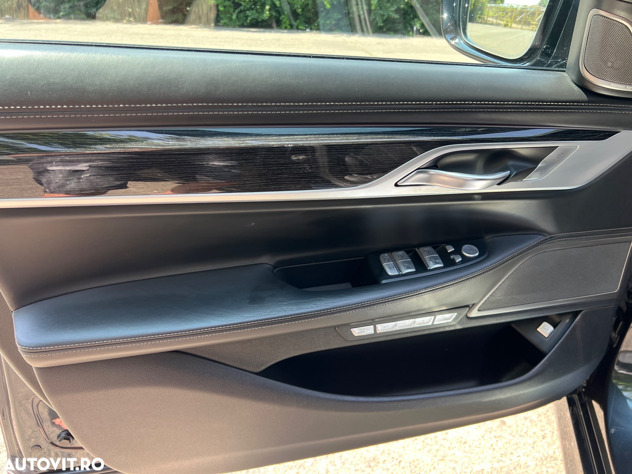 BMW Seria 7 740d xDrive - 33