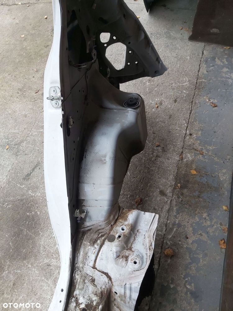Toyota Yaris II błotnik ćwiartka prawy tył - 3