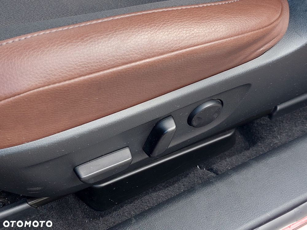 Mazda MX-30 e-SKYACTIV - 8