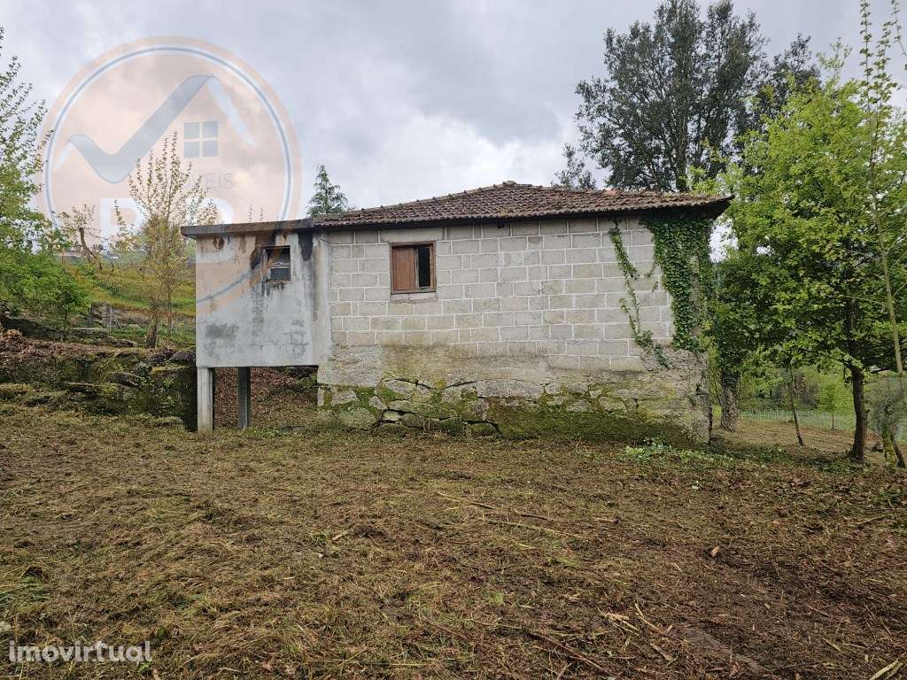 Quintinha próxima a área de lazer e rio de Sta Senhorinha (Basto), ... - Grande imagem: 4/27