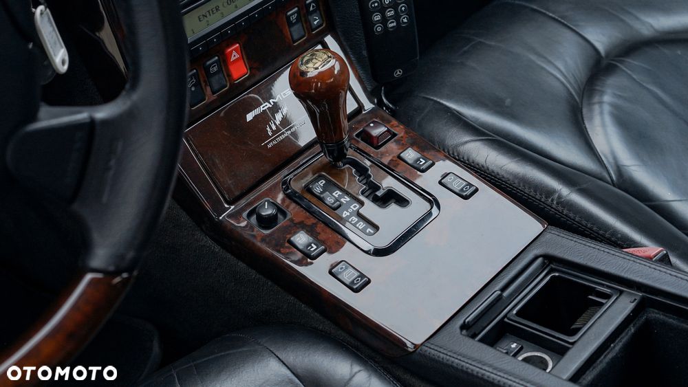 Mercedes-Benz SL - 24
