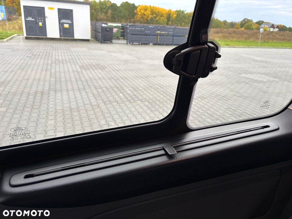 Ford Tourneo Custom 2.0 EcoBlue L2 Titanium - 32