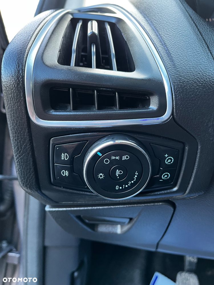 Ford Focus 1.6 TDCi DPF Titanium - 11