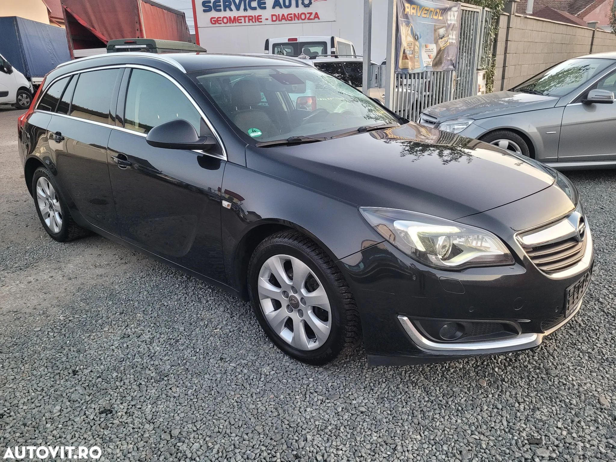 Opel Insignia 1.6 CDTI Sports Tourer ecoFLEXStart/Stop Edition - 1