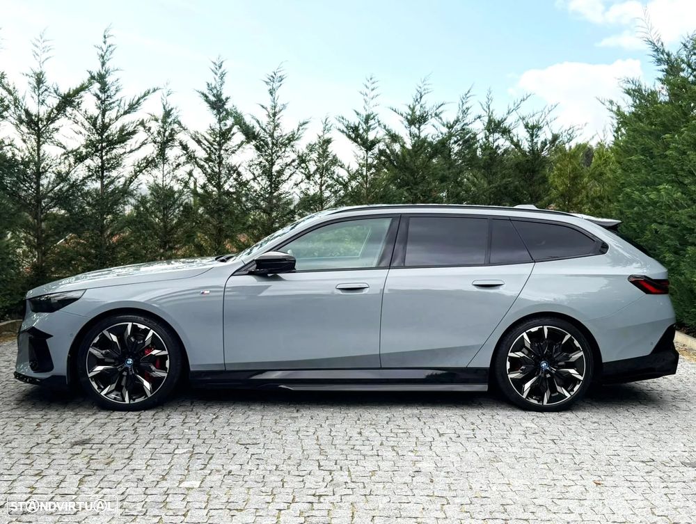 BMW i5 - 3