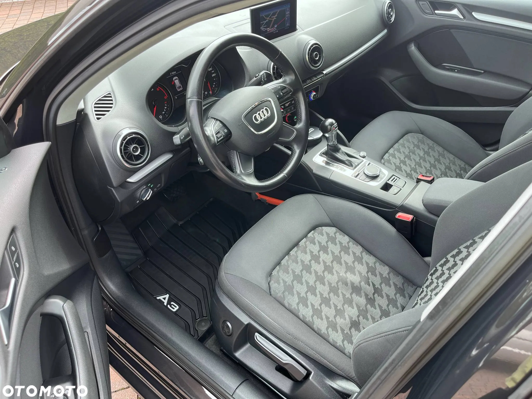 Audi A3 1.6 TDI Attraction S tronic - 7