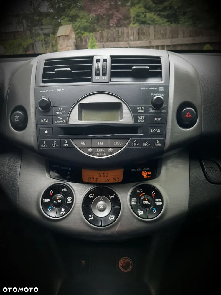 Toyota RAV4 2.2 D-4D 4x4 - 12