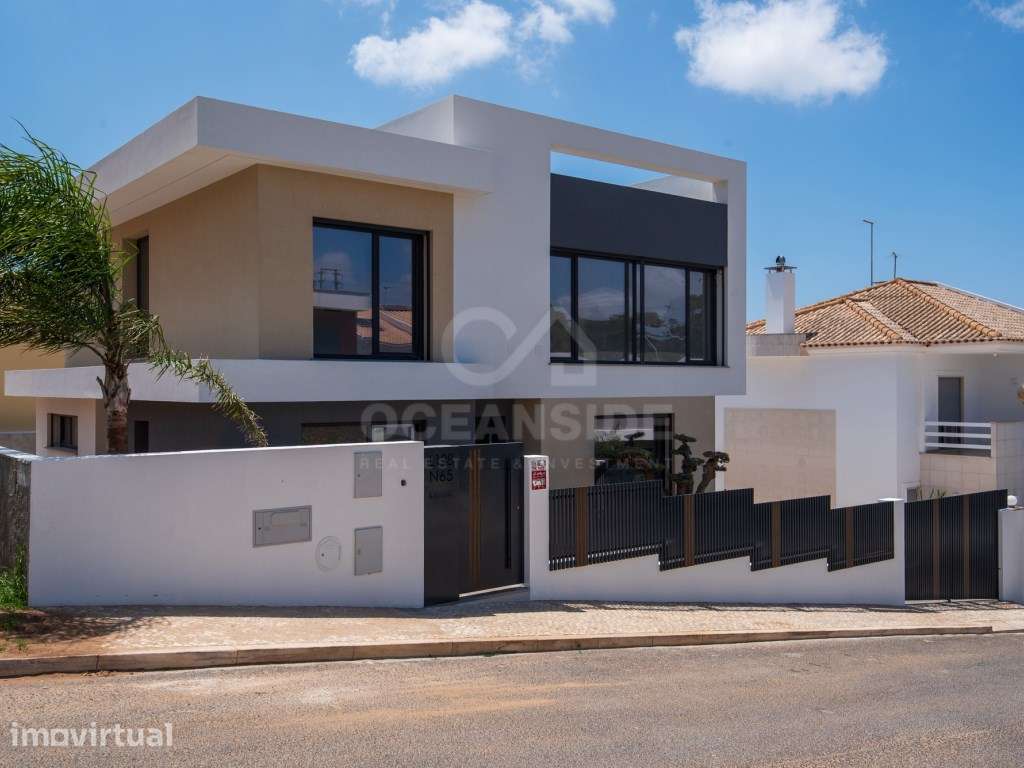 Moradia Moderna T4+1 com Piscina Arquitetura Contemporânea, 3 Pisos... - Grande imagem: 2/41